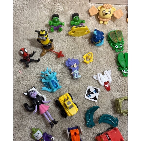 Mixed Lot Of 40+ Kinder Egg Plastic Figurines Toys Animals Vehicles Pieces - Picture 2 of 7